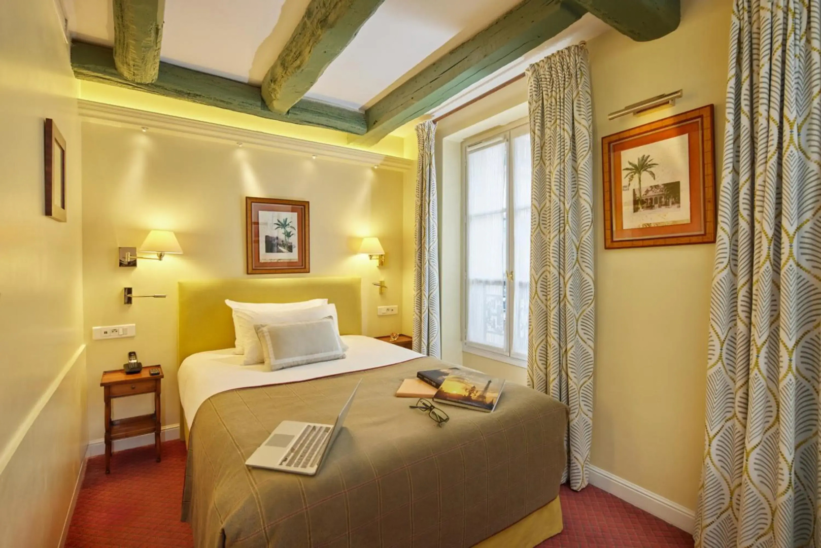 Le Relais Montmartre