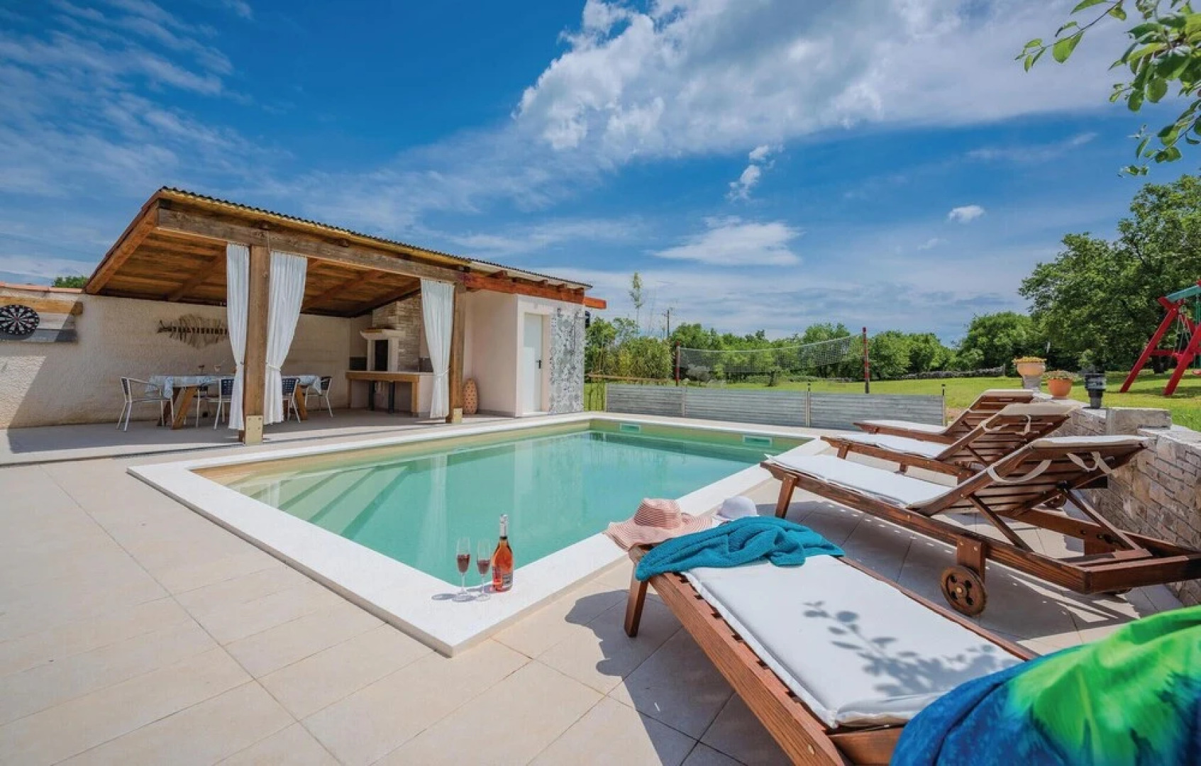 Beautiful Home in Krnica With Wifi and 3 Bedrooms