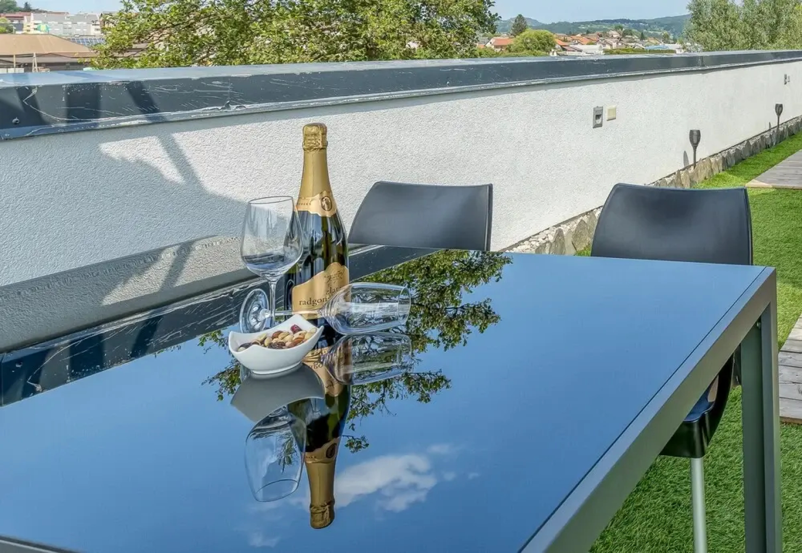 Rooftop Home With Whirlpool & Sauna