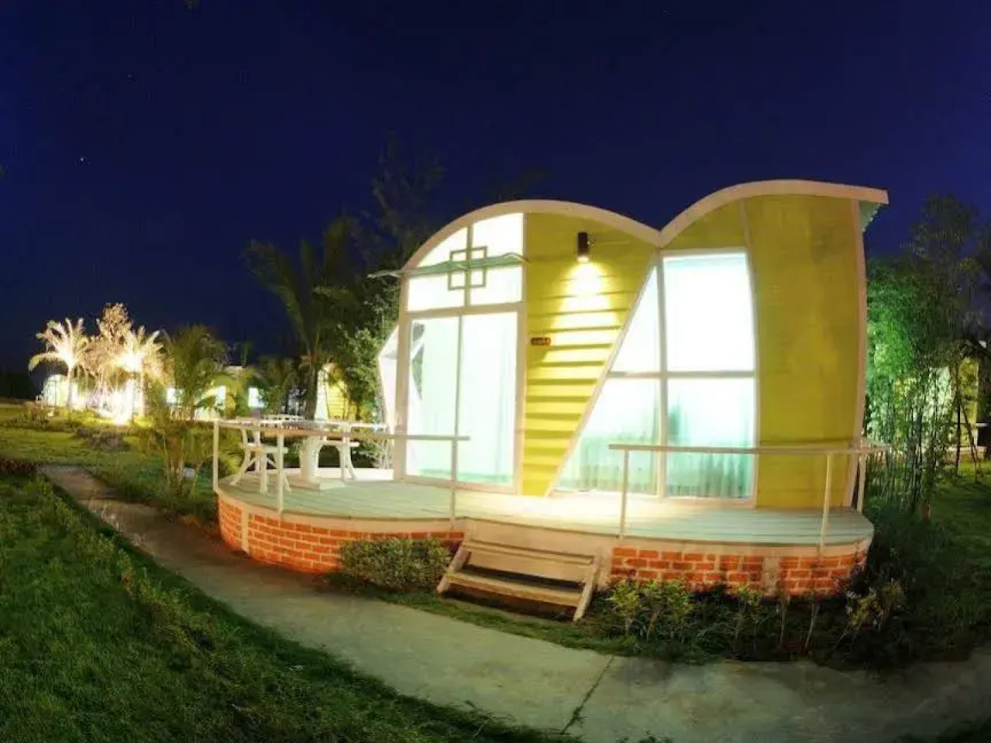 Ingmoon Riverside Resort and Spa