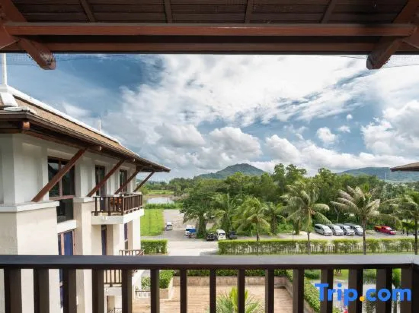 Phuket Seaview with Pool and Rooftop 4 Bedroom Skyvilla