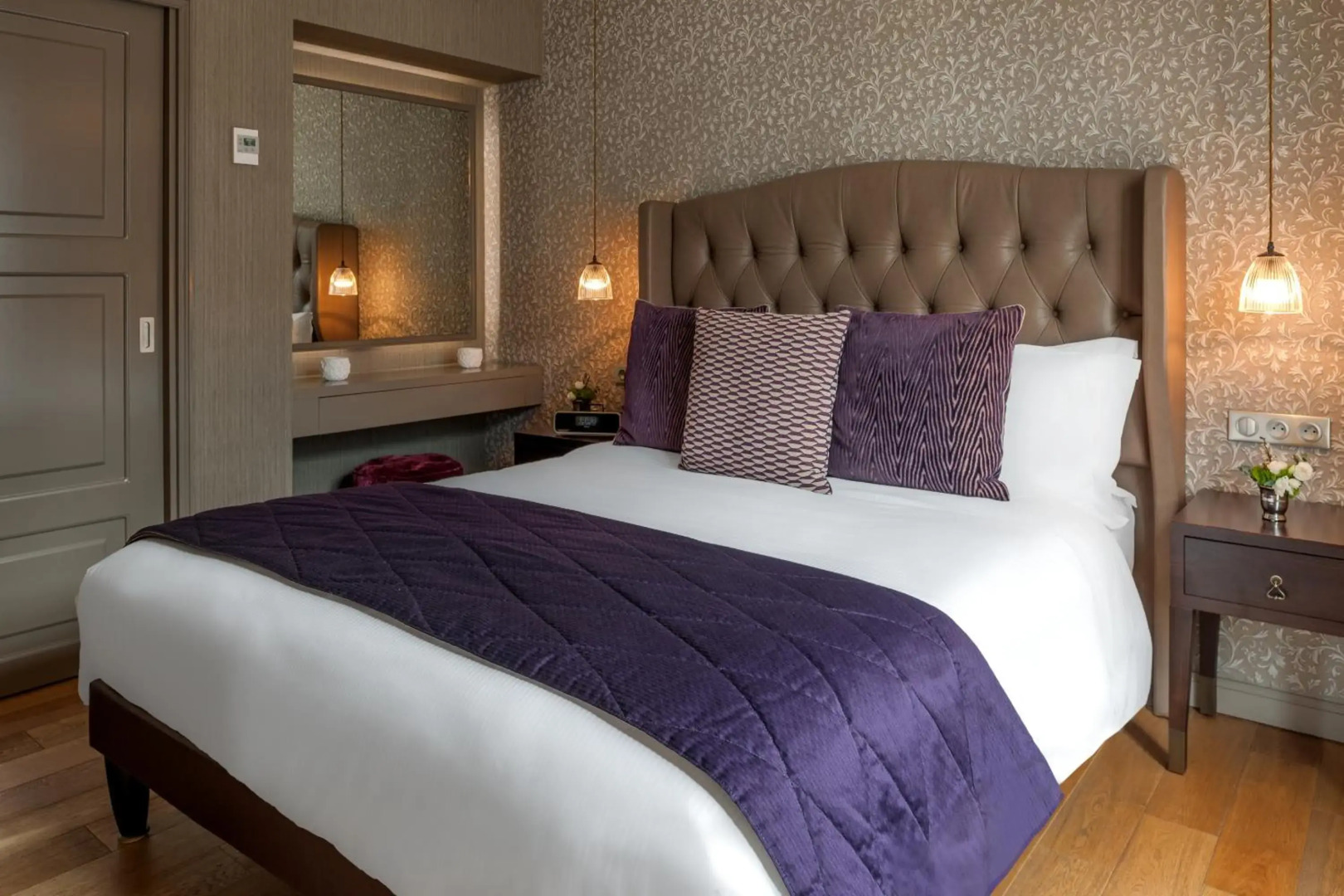 La Clef Louvre Paris by The Crest Collection