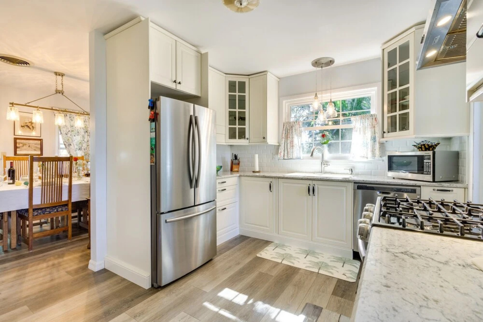 Walk to Lakes! Tropical Escape in Mount Dora