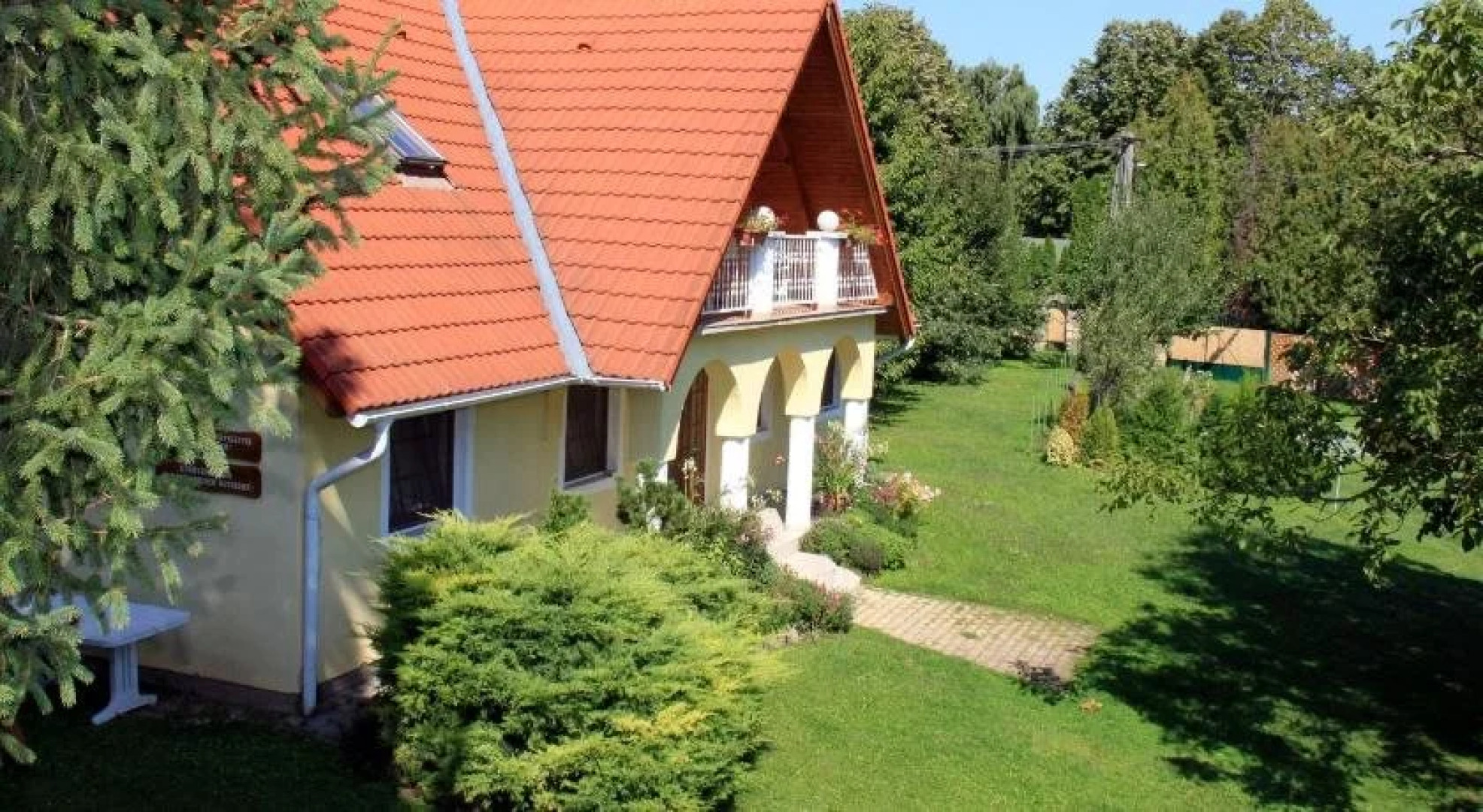 Topáz Apartmanházak