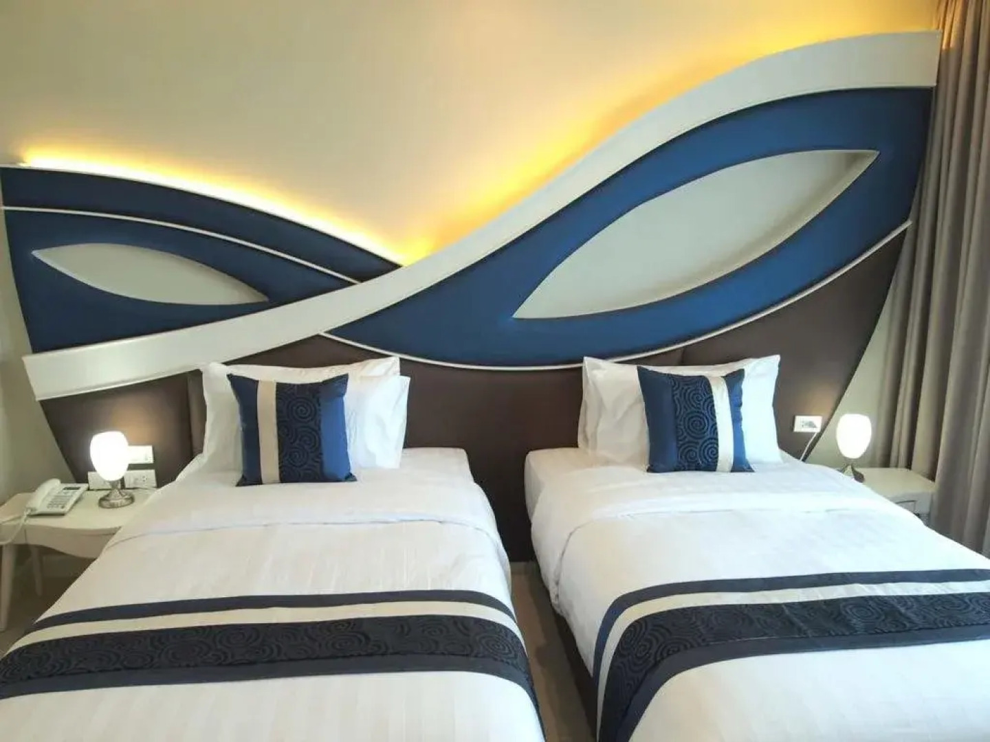 Sunrise Lagoon Hotel And Golf