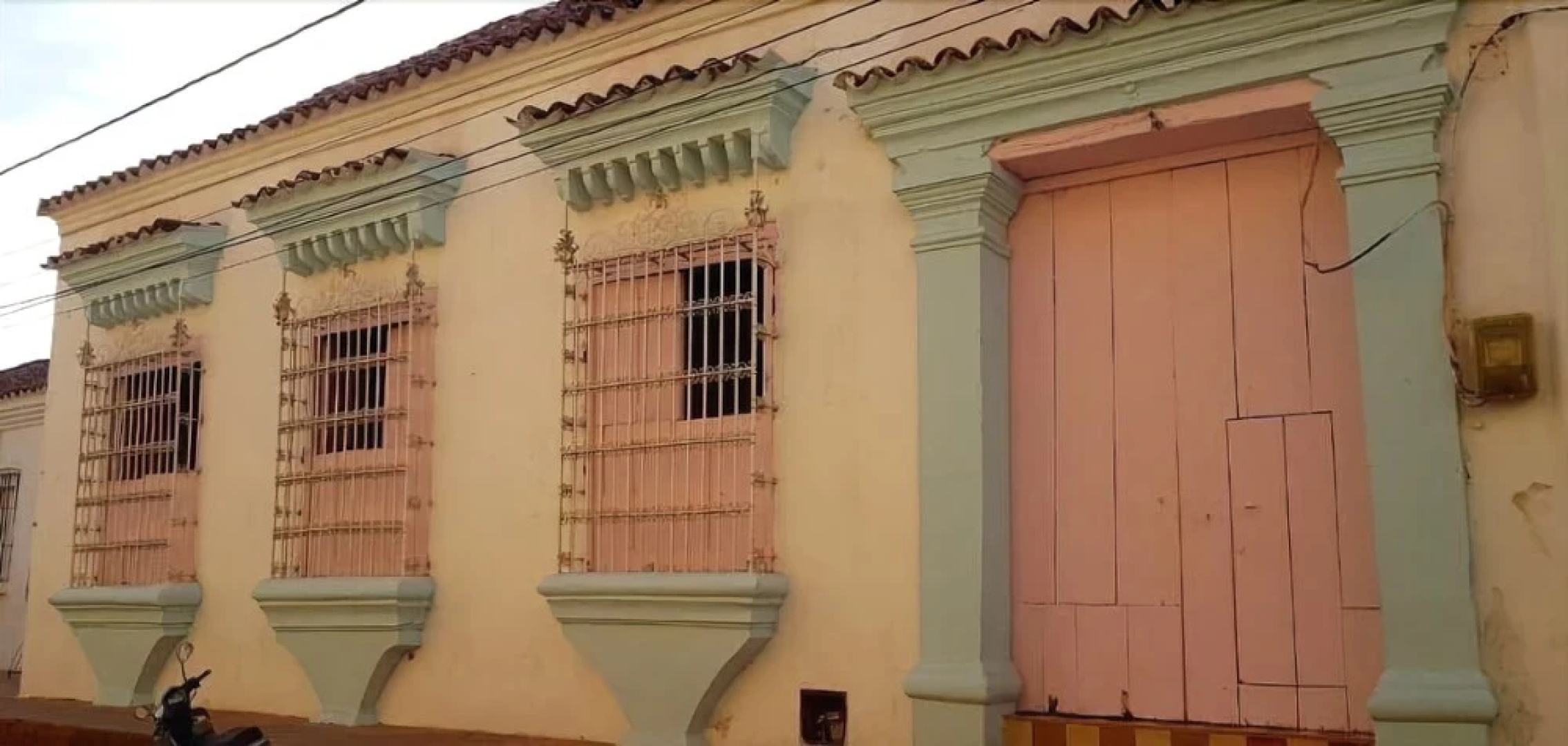 Puerta Rosa