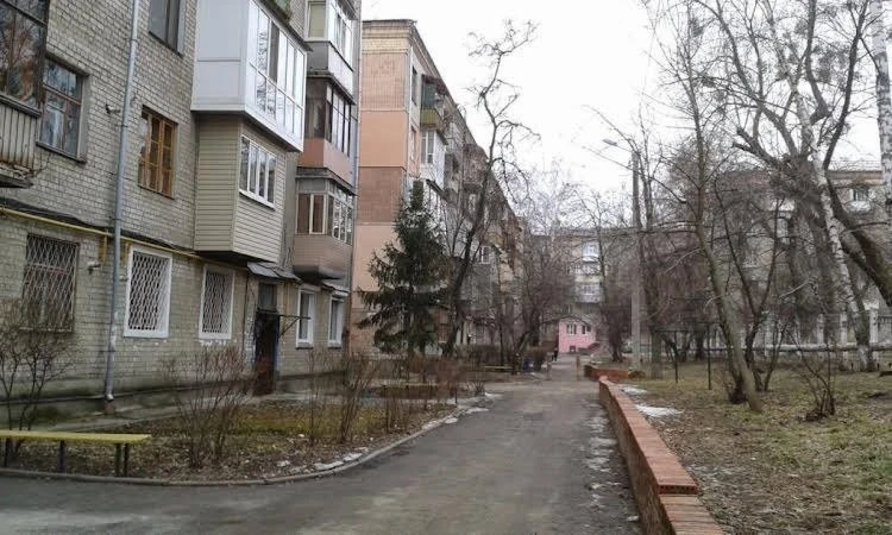 Revolutsionny Hostel