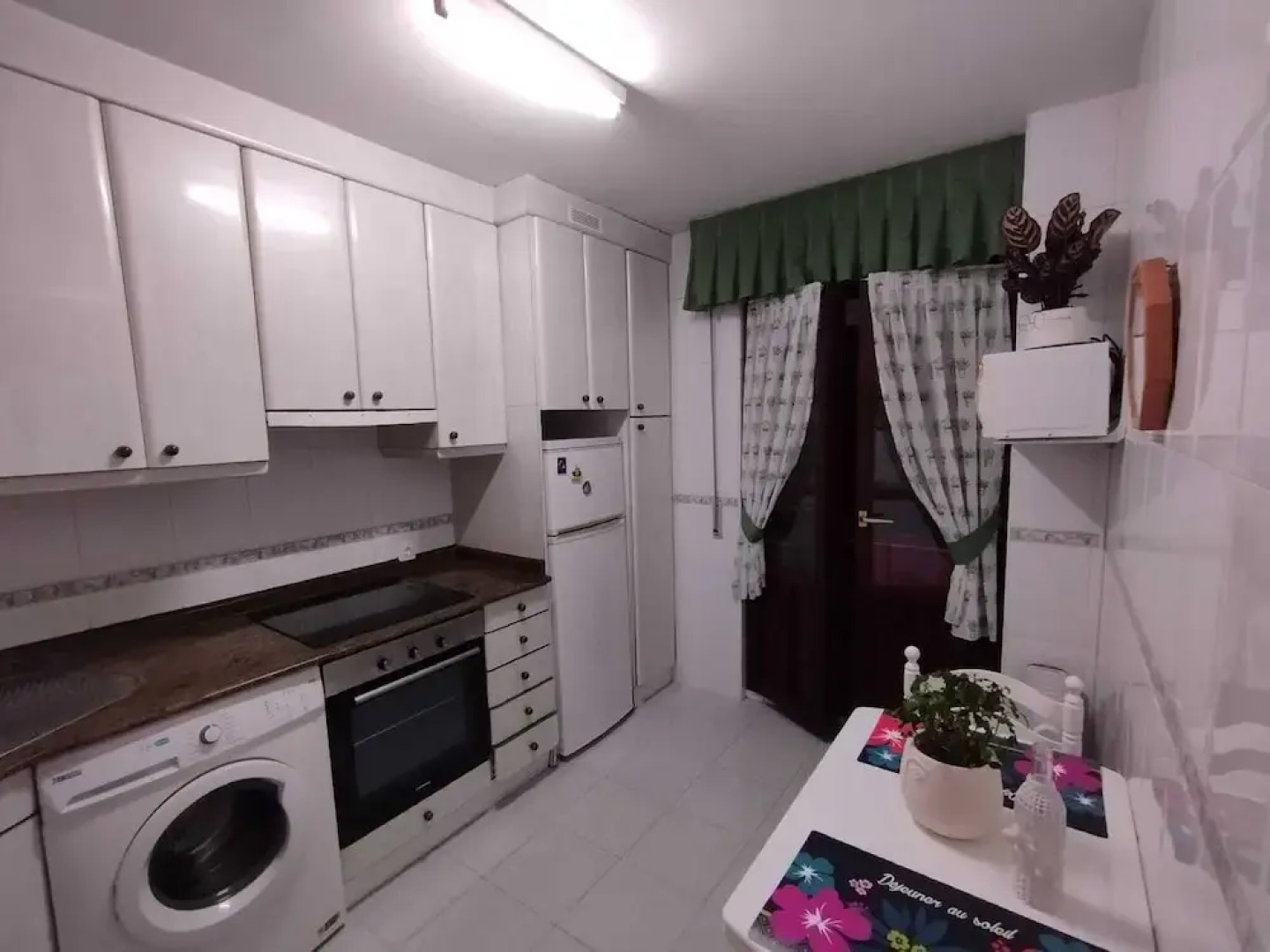 Coquetty Housing In Santander Bay