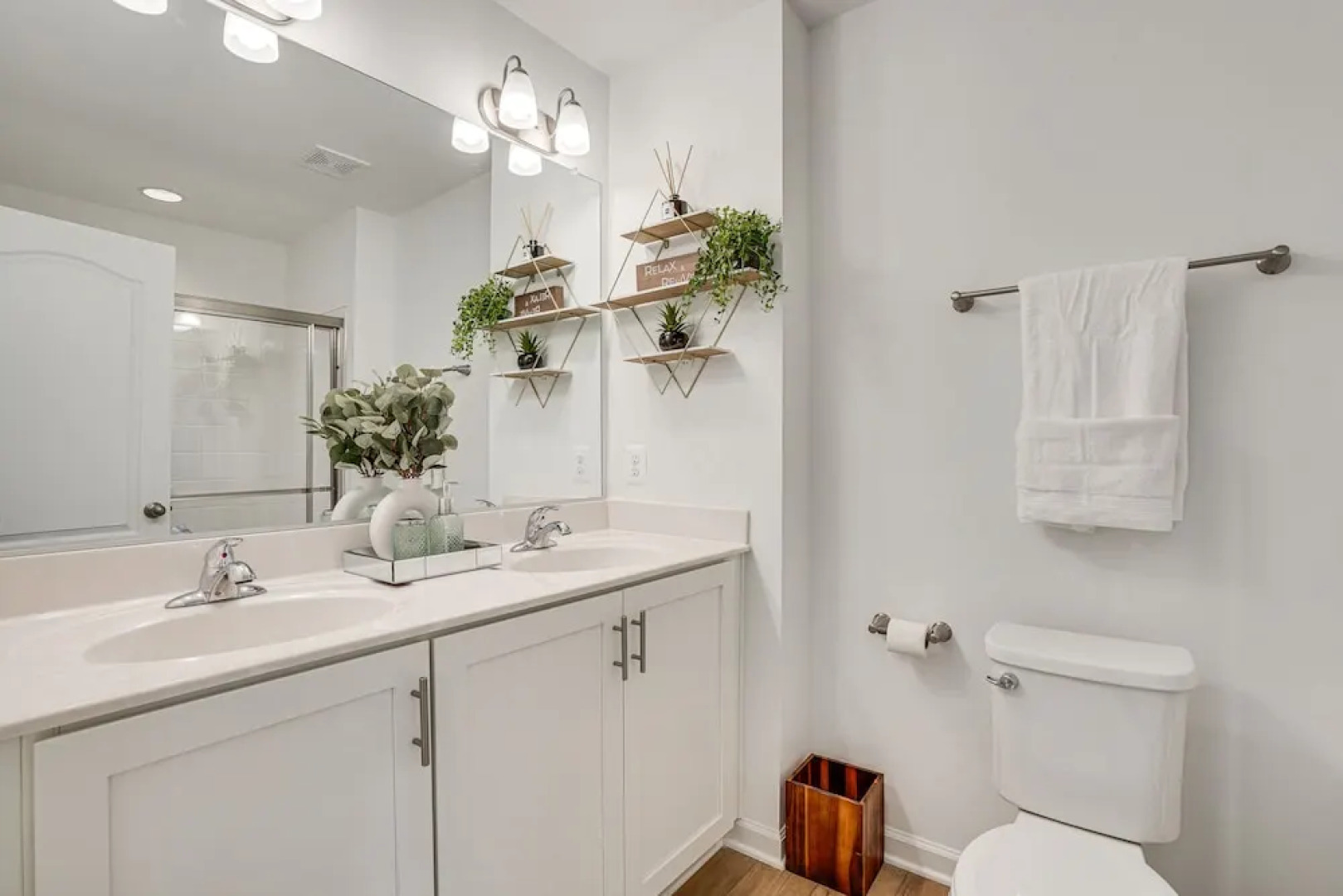 Charles Town Townhome: 9 Mi to Harpers Ferry