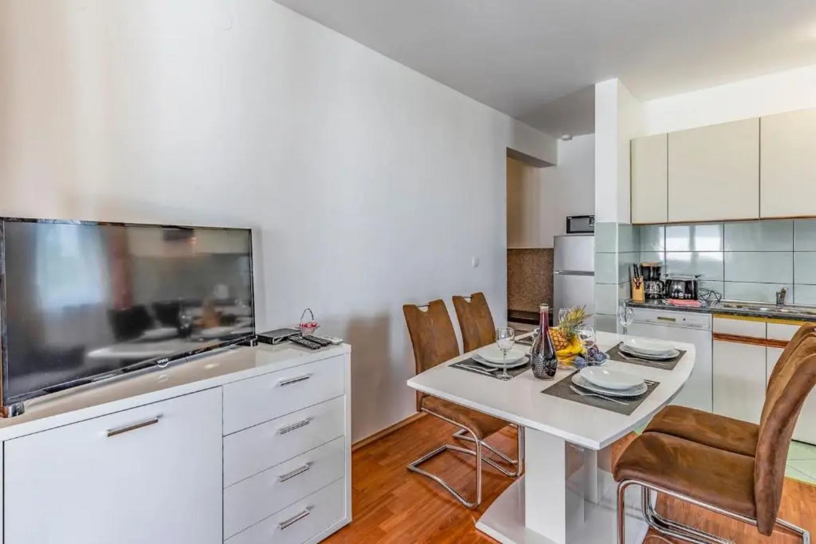 All Seasons Apartment