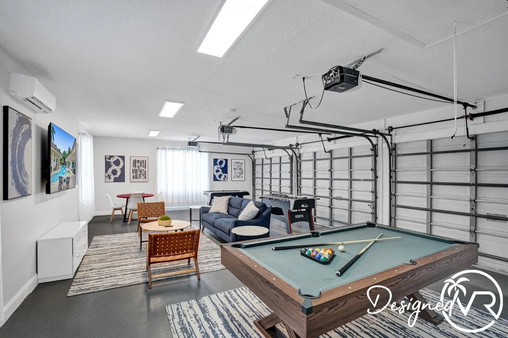 8 Br Villa with Pool & Basketball Court