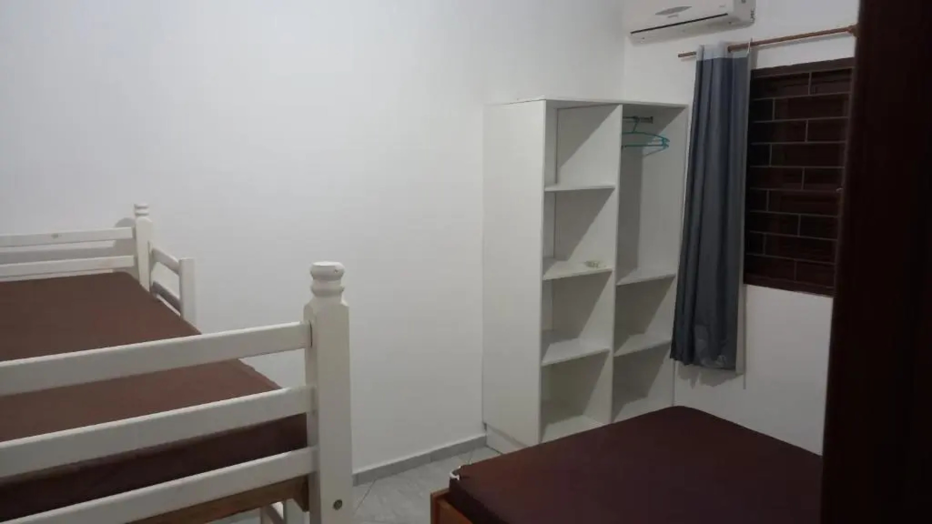 SOBRADO Barão do Cerro Azul -Guaratuba- 14 pessoas e 4 quartos