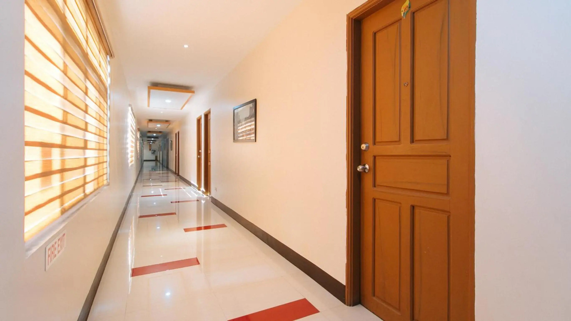 RedDoorz Premium @ Nick Hotel Gerona Tarlac