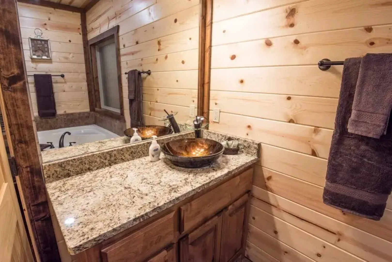 Simmer Down Lodge - 5 Br Cabin