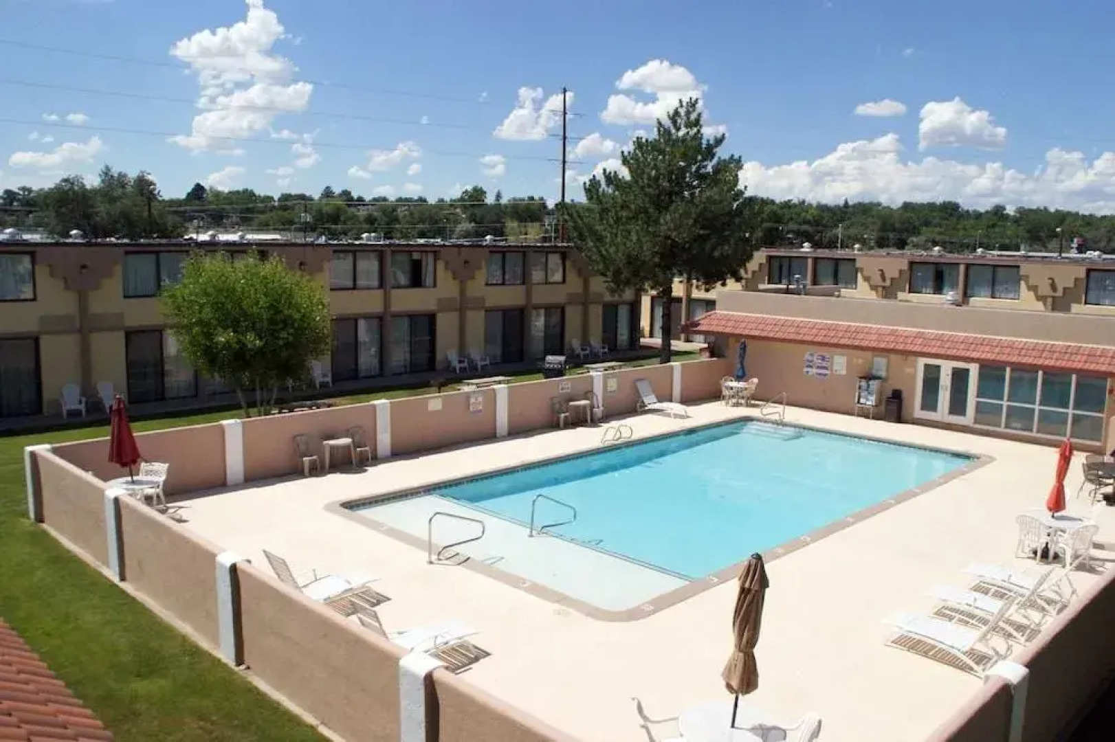 Americas Best Value Inn/brentwood Inn & Garden