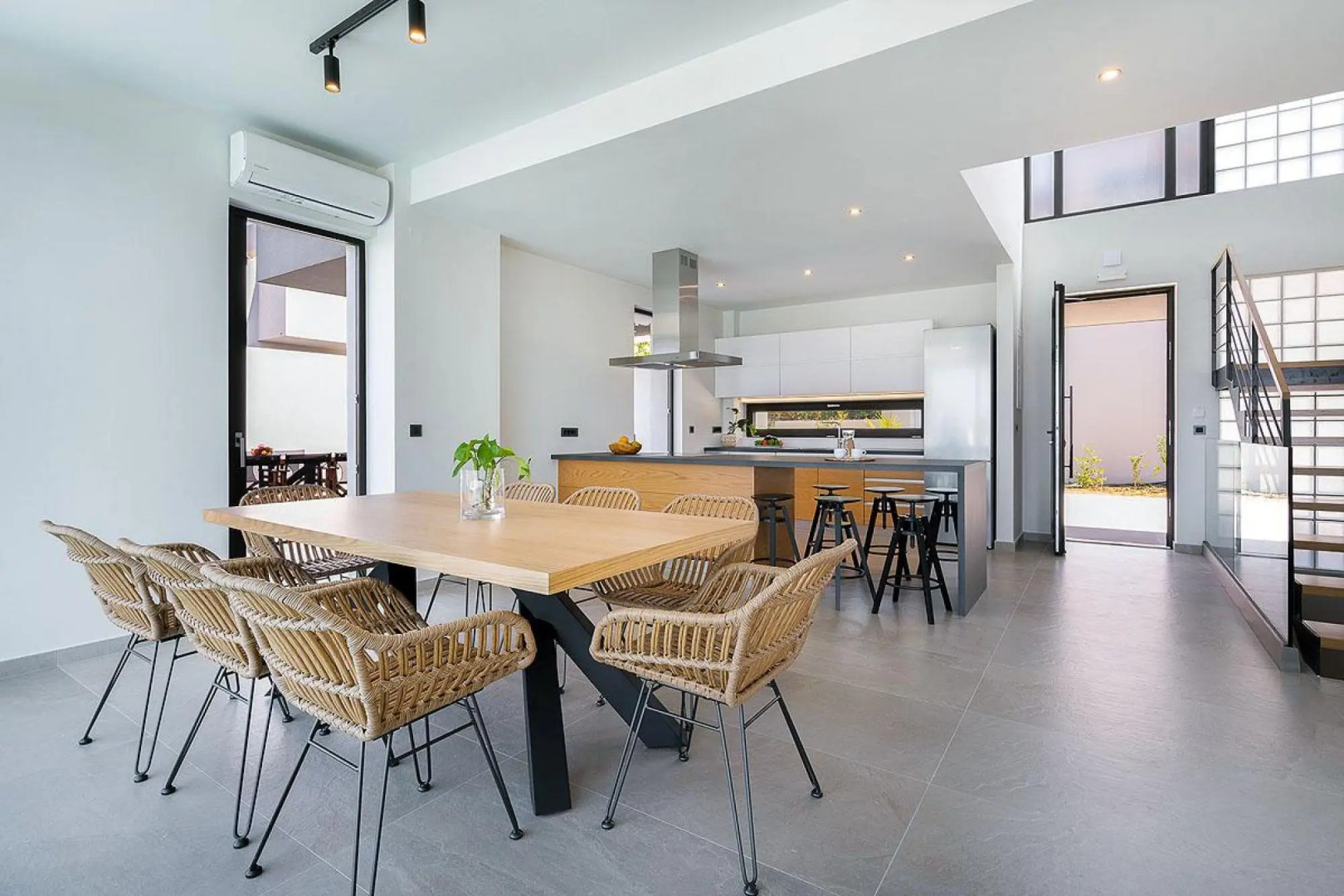 Sea View 4 Bedroom Villa With a Heated Pool