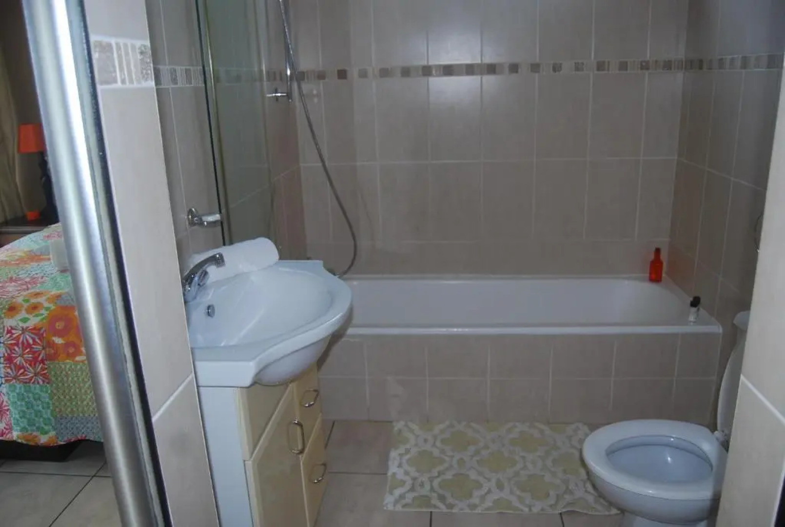 de Charmoy Riverside