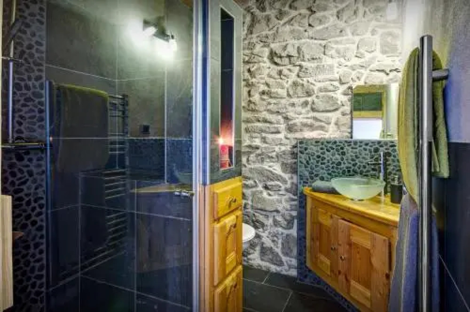 Chalet Ladroit - OVO Network