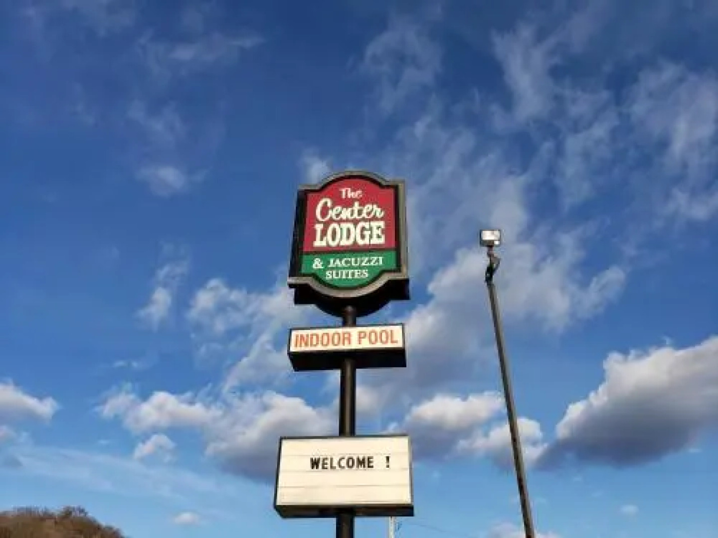 The Center Lodge and Jacuzzi Suites