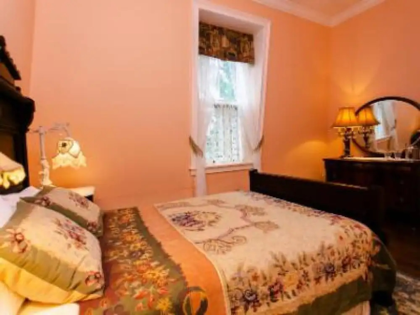 Silas W Robbins House Bed & Breakfast