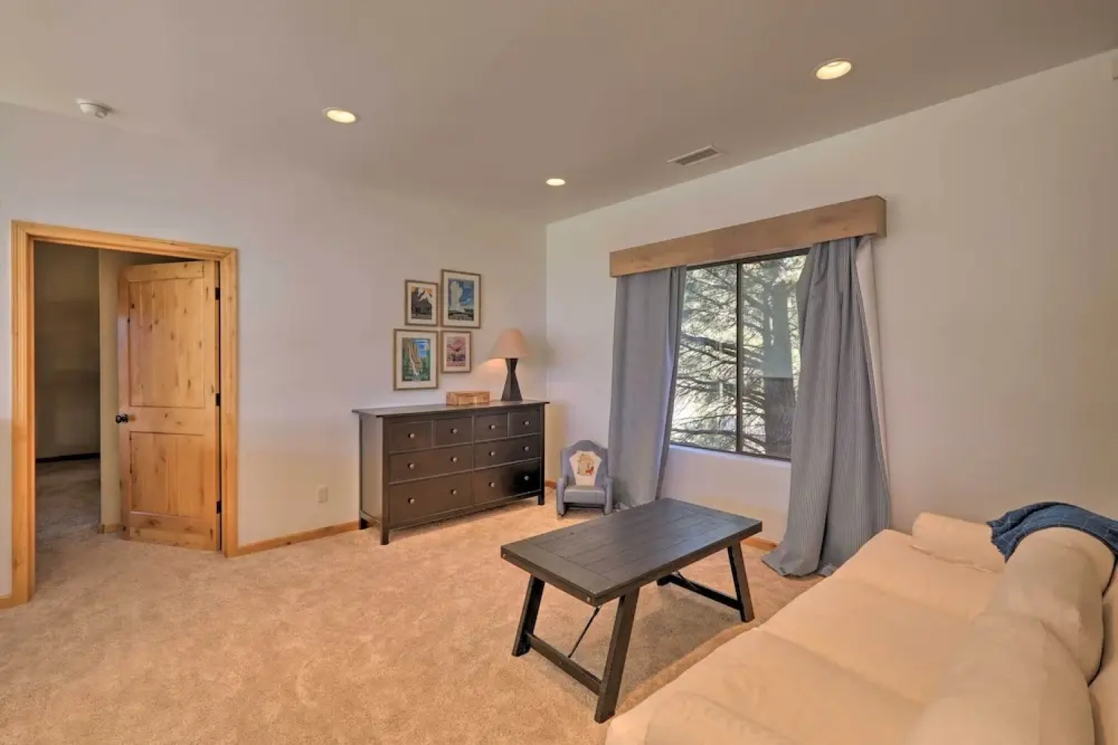 Near Golfing: Munds Park Cabin w/ Deck!