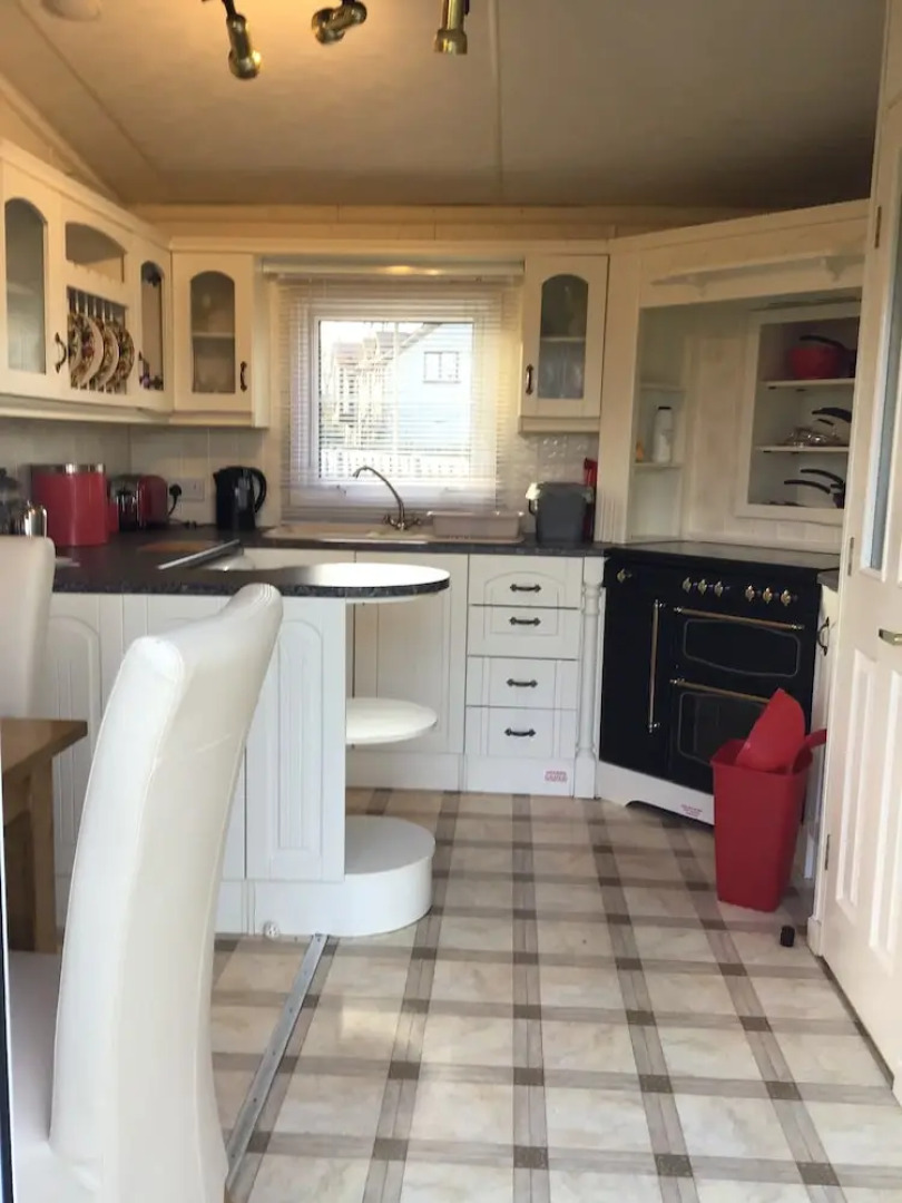 Beautiful 2-bed Chalet in Llanfairpwllgwyngyll