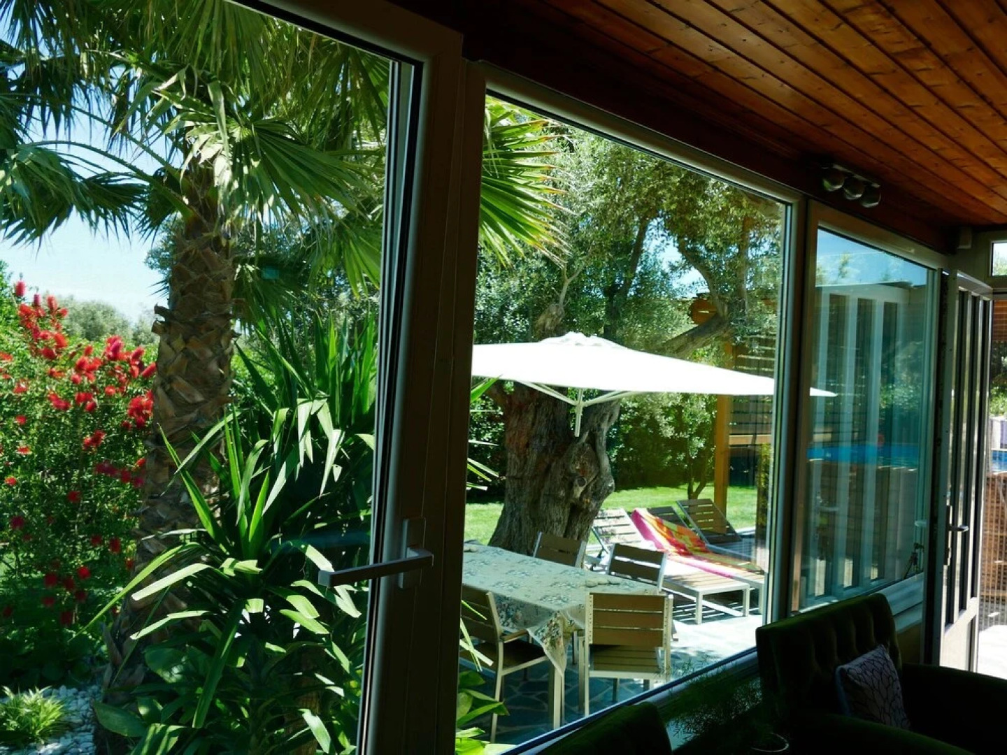 Home With Small Pool Near Athens, Easily Accessible by Public Transport