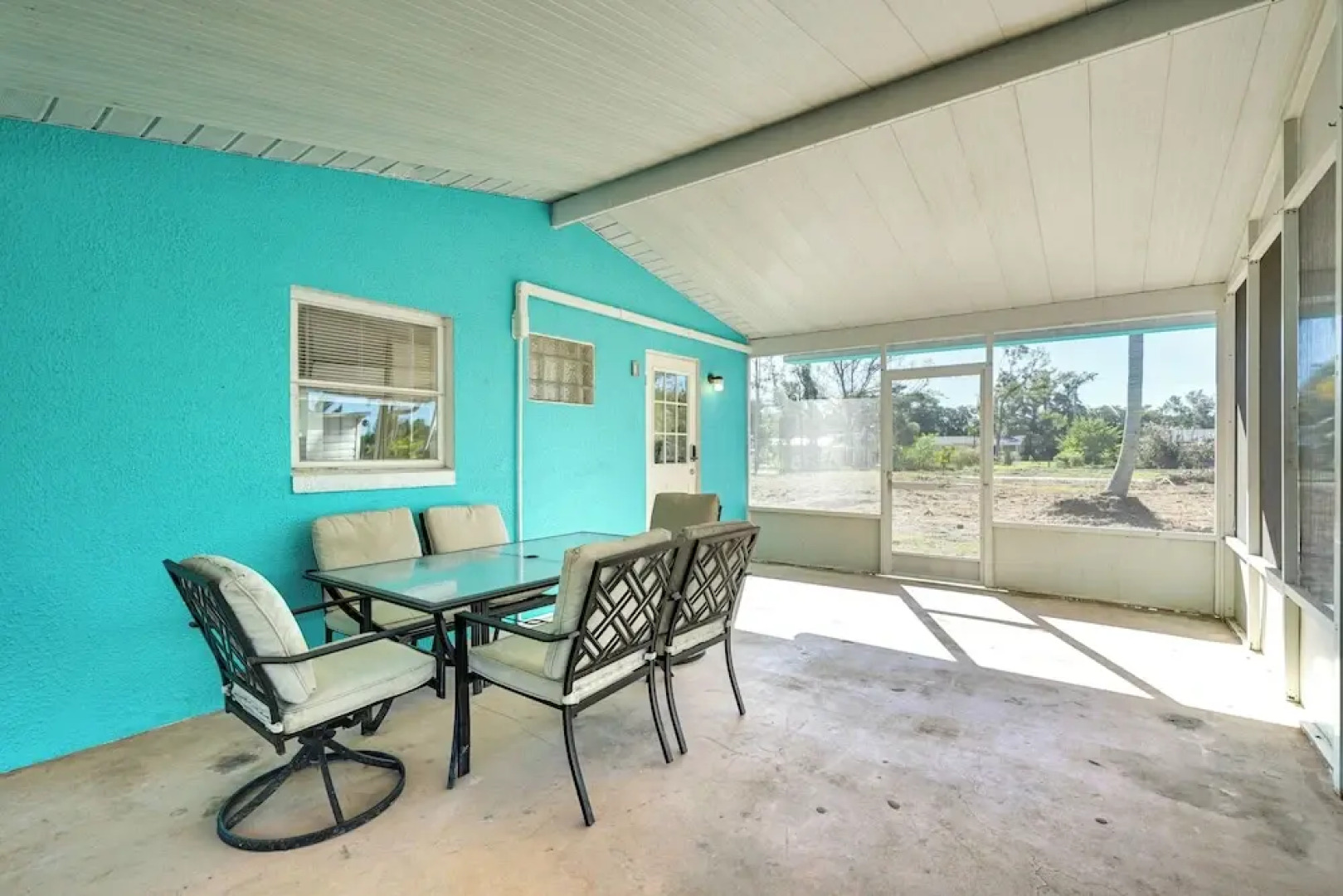 1 Mi to Boat Ramp: Bokeelia Home w/ Screened Patio