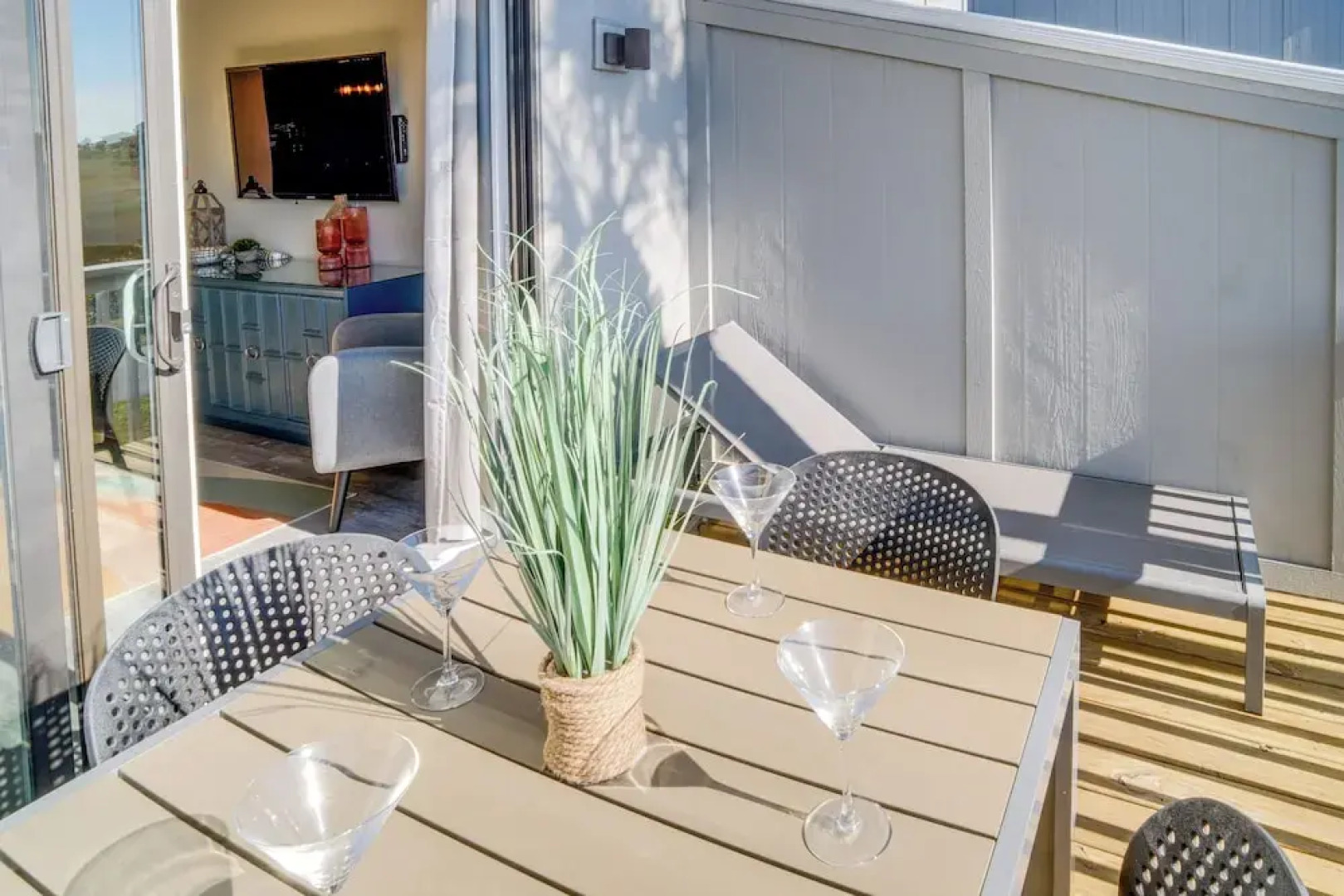 St Helena Island Vacation Rental: Walk to Beach!