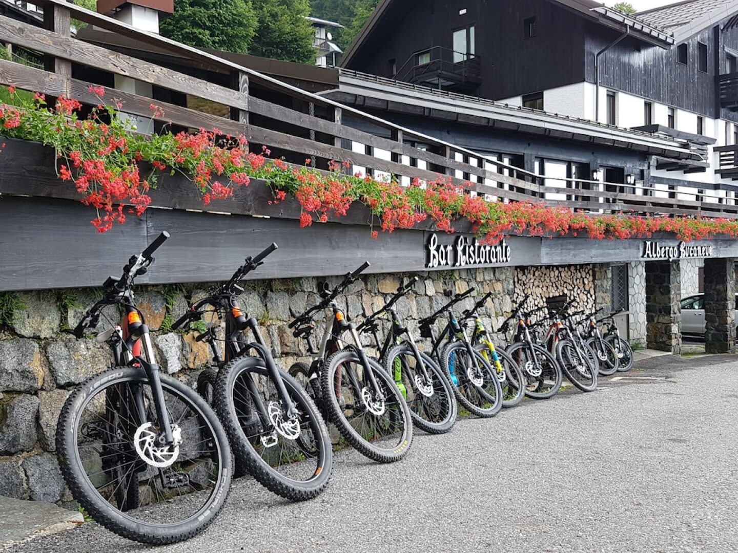 Albergo Ristorante Bucaneve