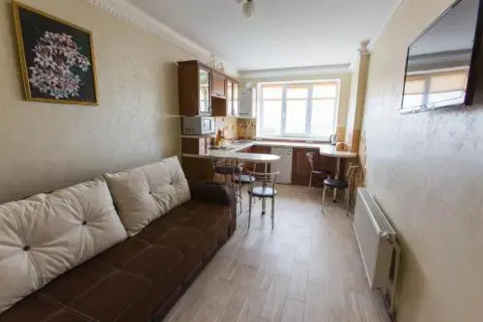 Modern apartment on Akademika Sakharova 27a