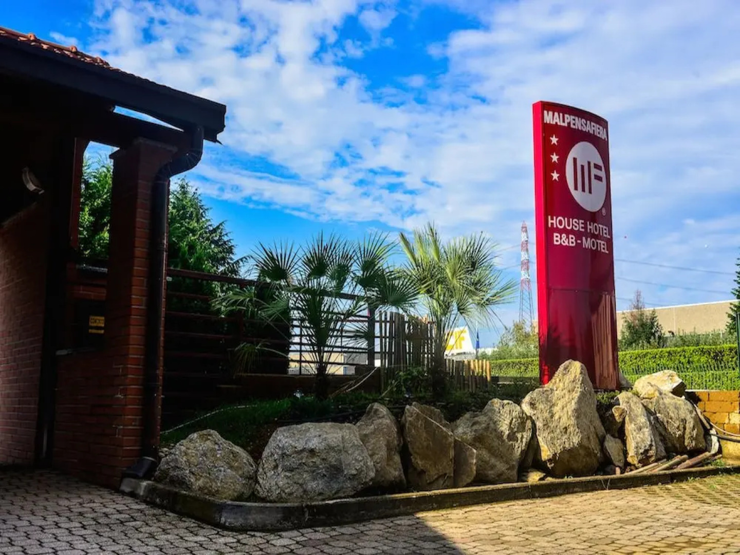 House Hotel Malpensafiera