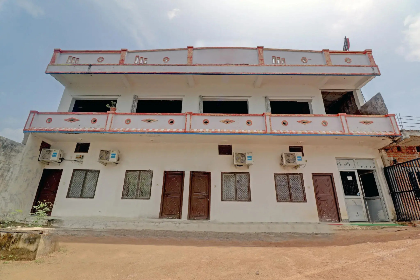 OYO 82280 Dinesh Home Stay