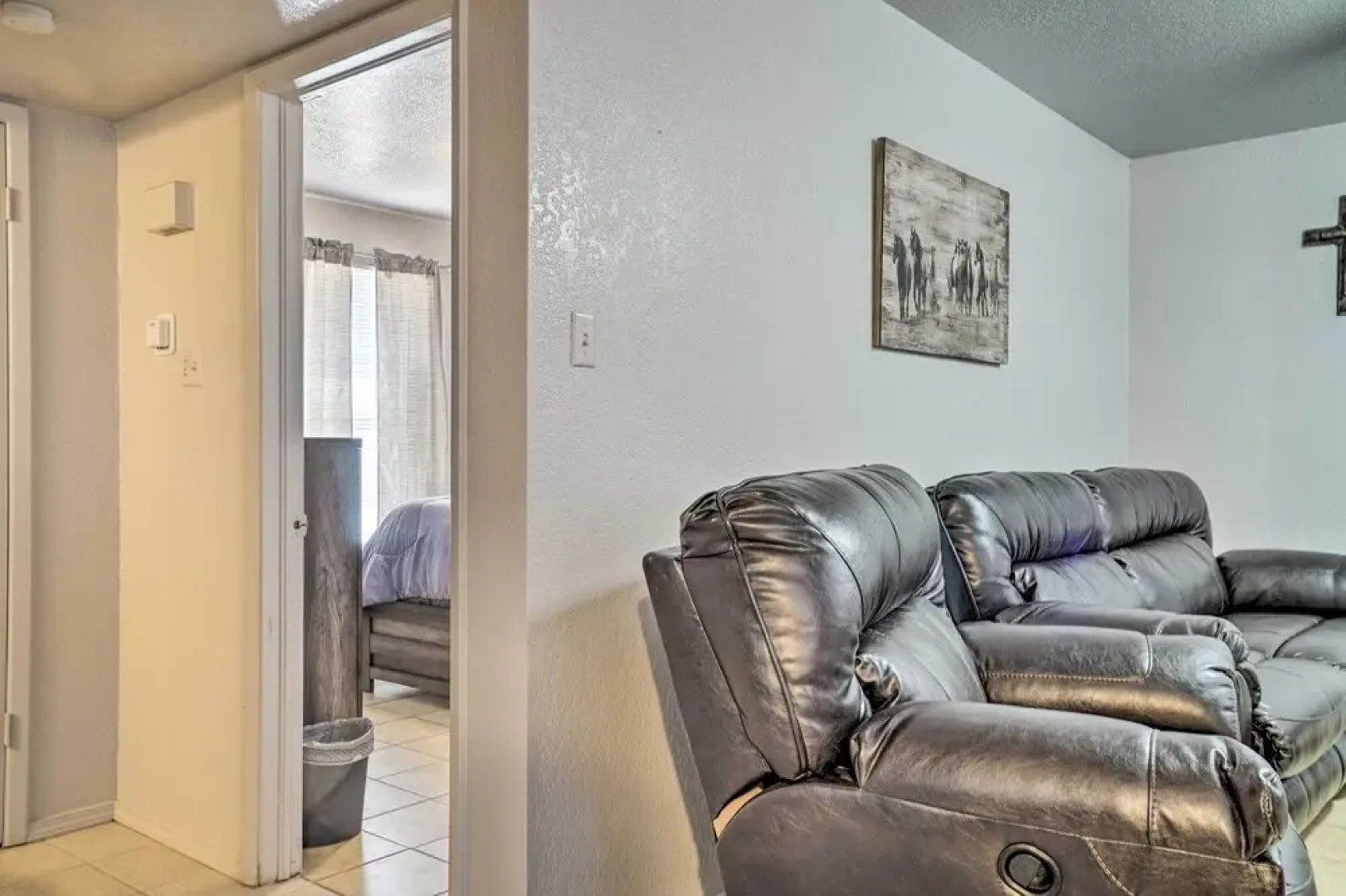 Cozy Las Cruces Apt on Pecan & Horse Farm!