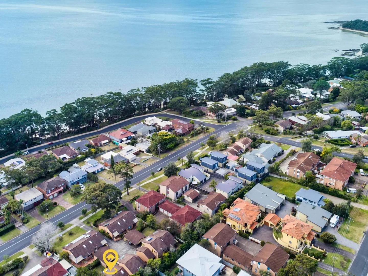 Catch of The Bay Coastal Elegance 150m from Orion Beach