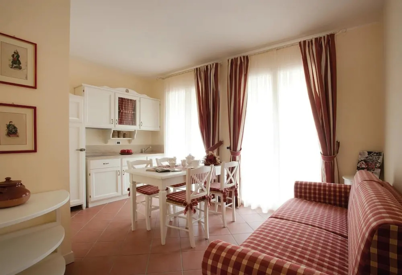 Villa Rosella Resort