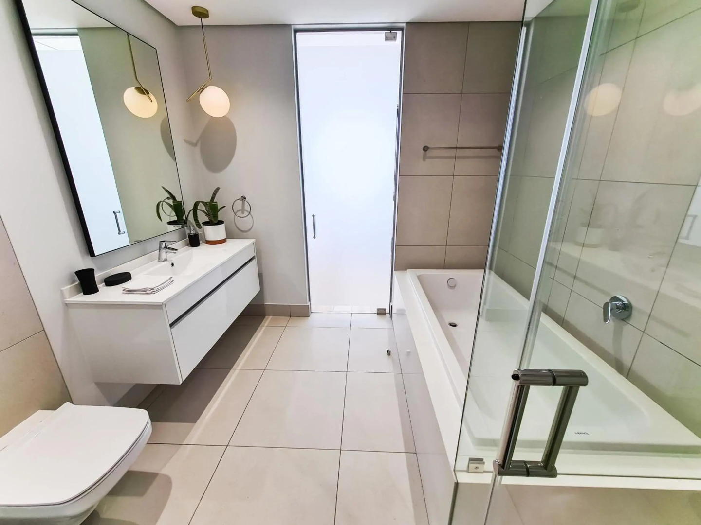 Ellipse Waterfall Upmarket Apartment