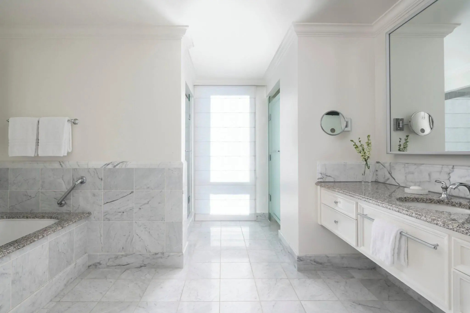 Отель Four Seasons at Westlake Village