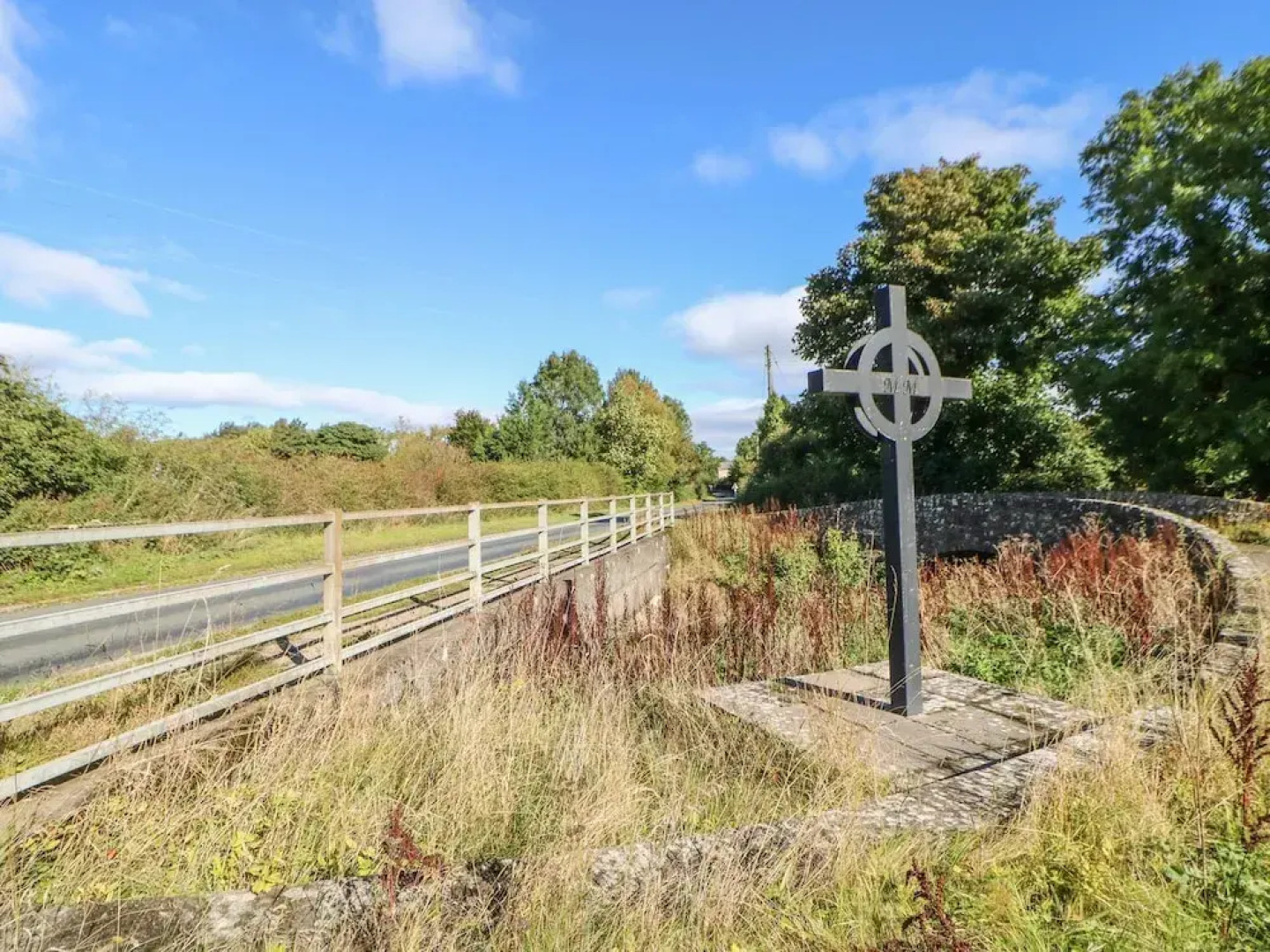 The Arches Larklands
