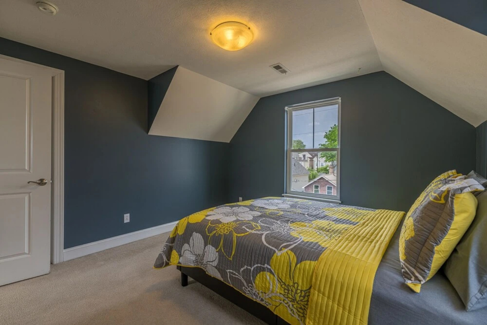 Central Cleveland Gem W/ Direct Skyline View! 2 Bedroom Home by Redawning