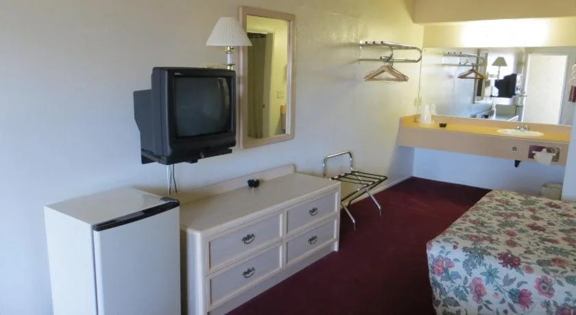 Beach Inn - A Huntington Beach Motel