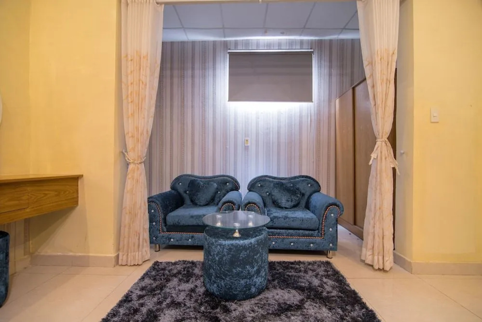 RedDoorz Near Tan Dinh Market 3