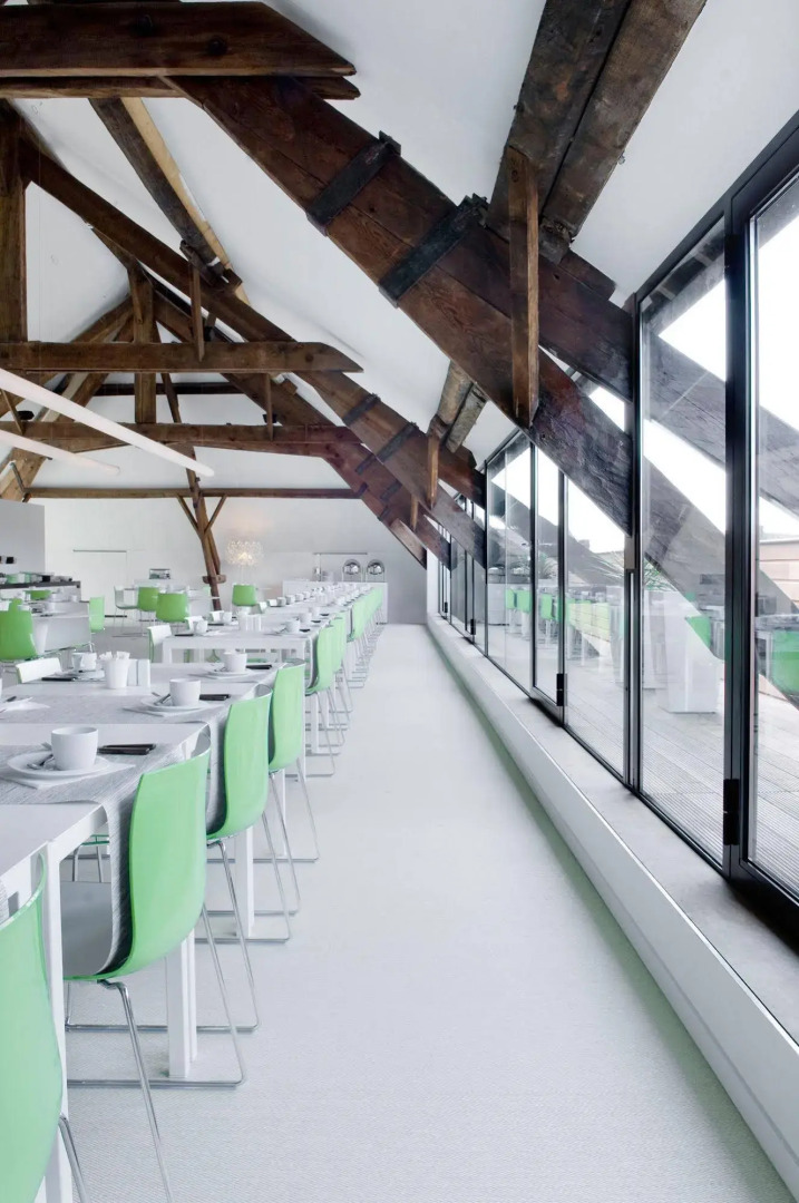 Eburon Hotel - Different Hotels