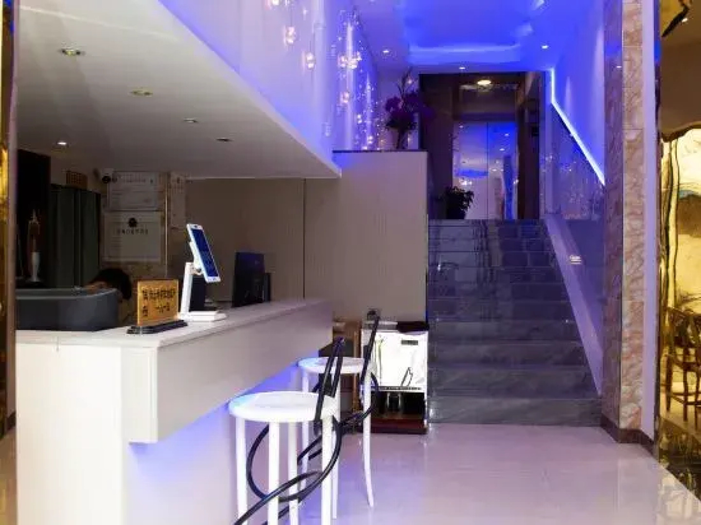 Qijiang Wannianlong Hotel