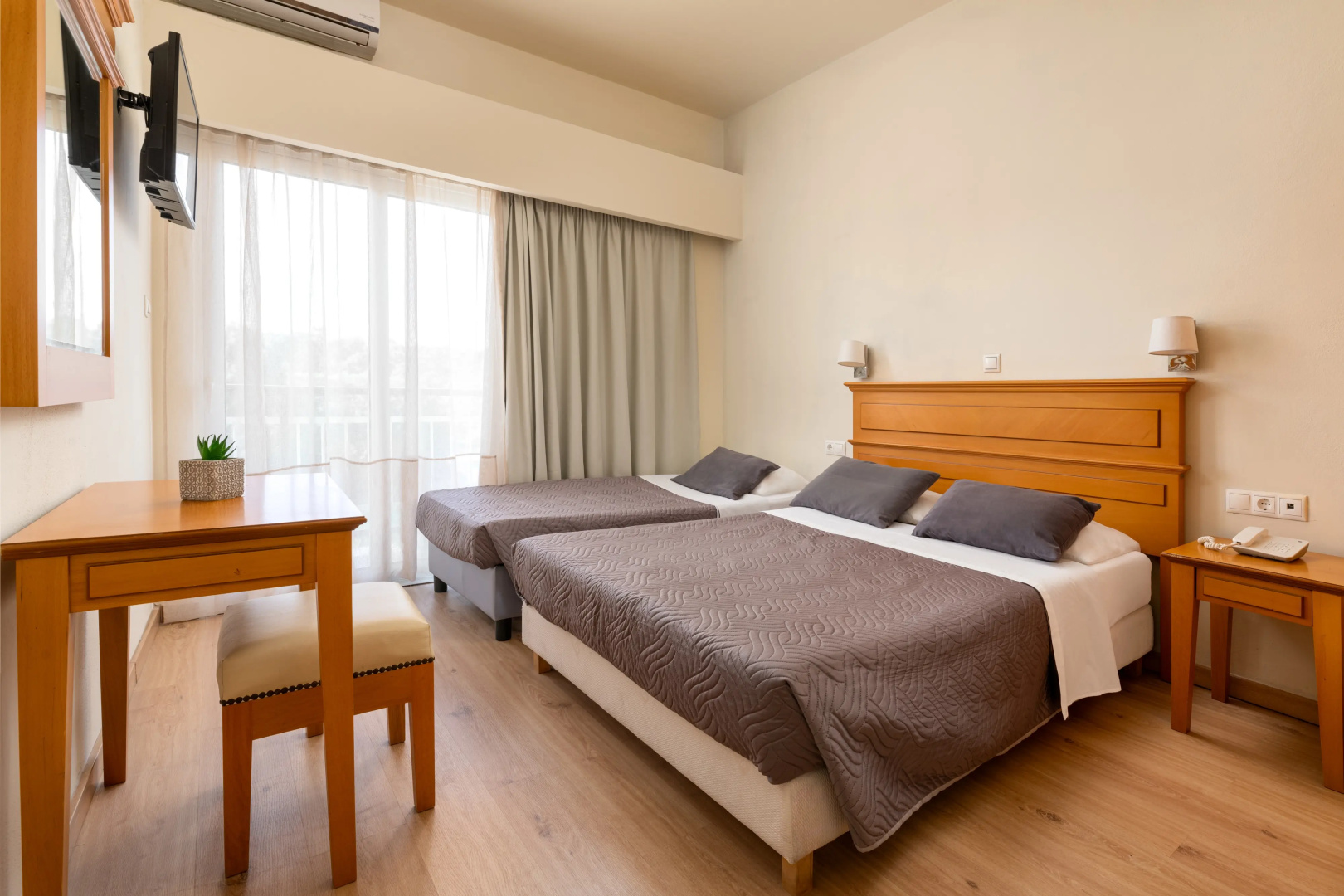 City Plus Rhodes Hotel