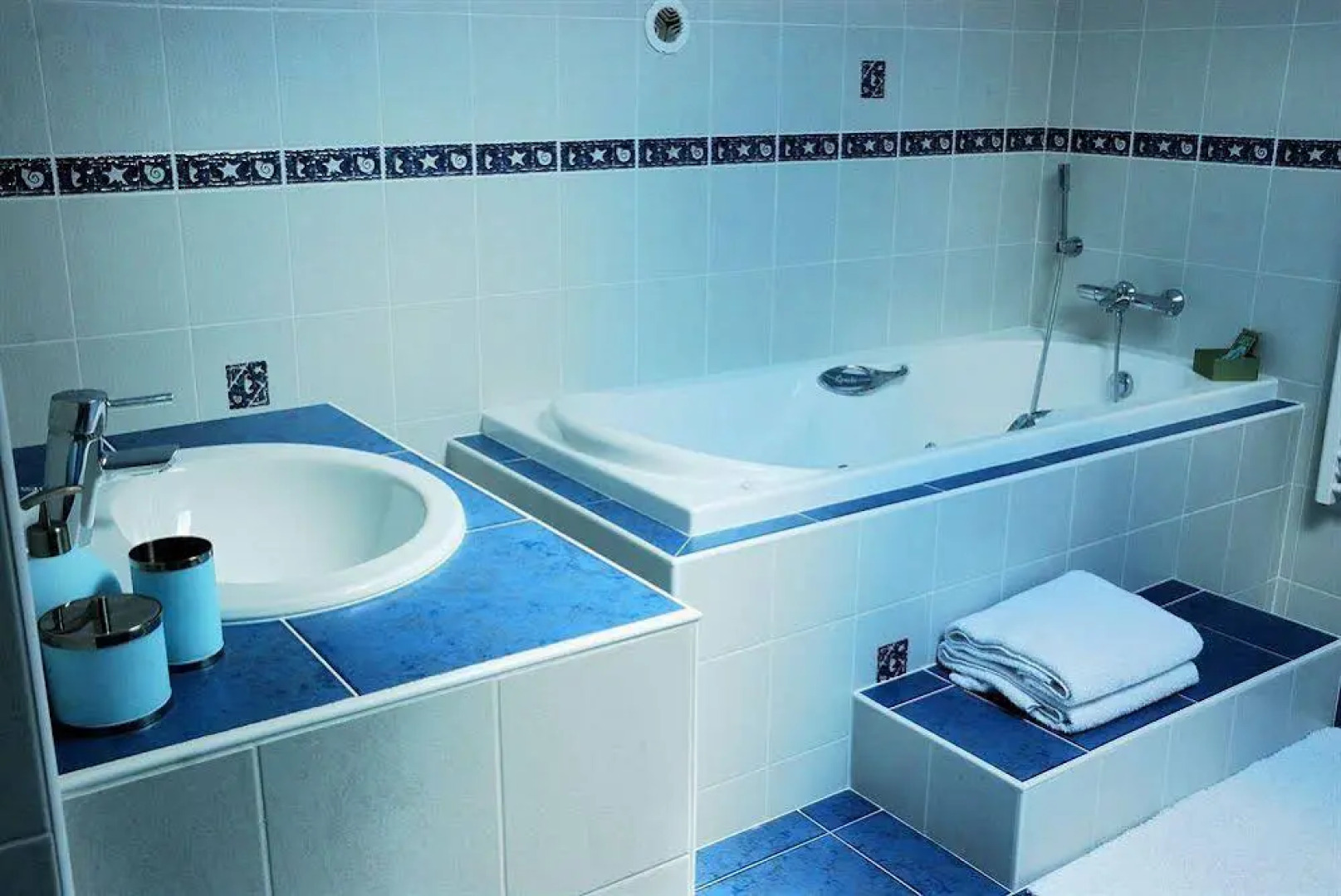 Villa Aimee Luxury Apartments With Heated Pool