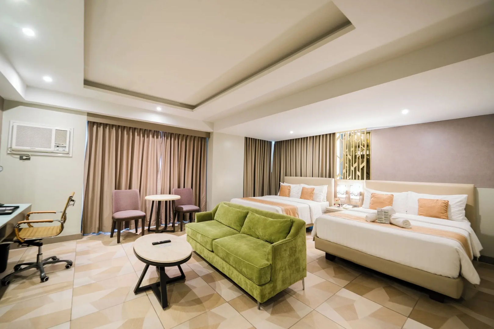 Zuri Hotel