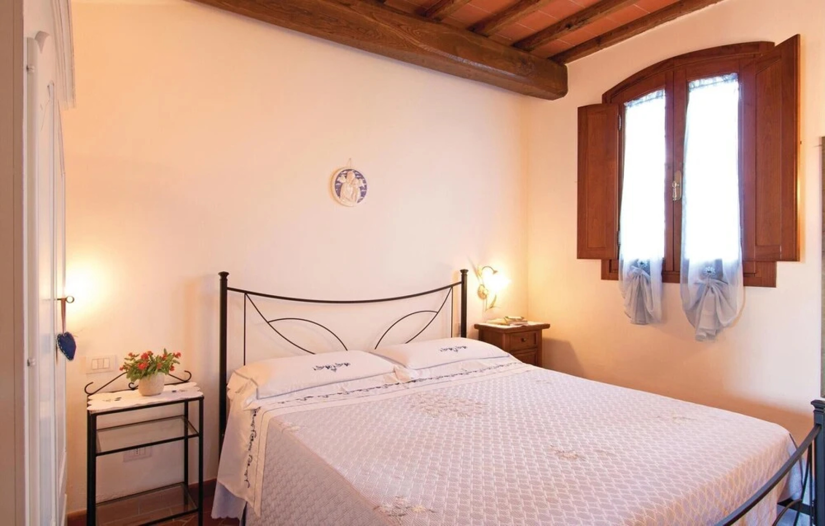 Stunning Home in Ponte Buggianese PT With Wifi and 4 Bedrooms