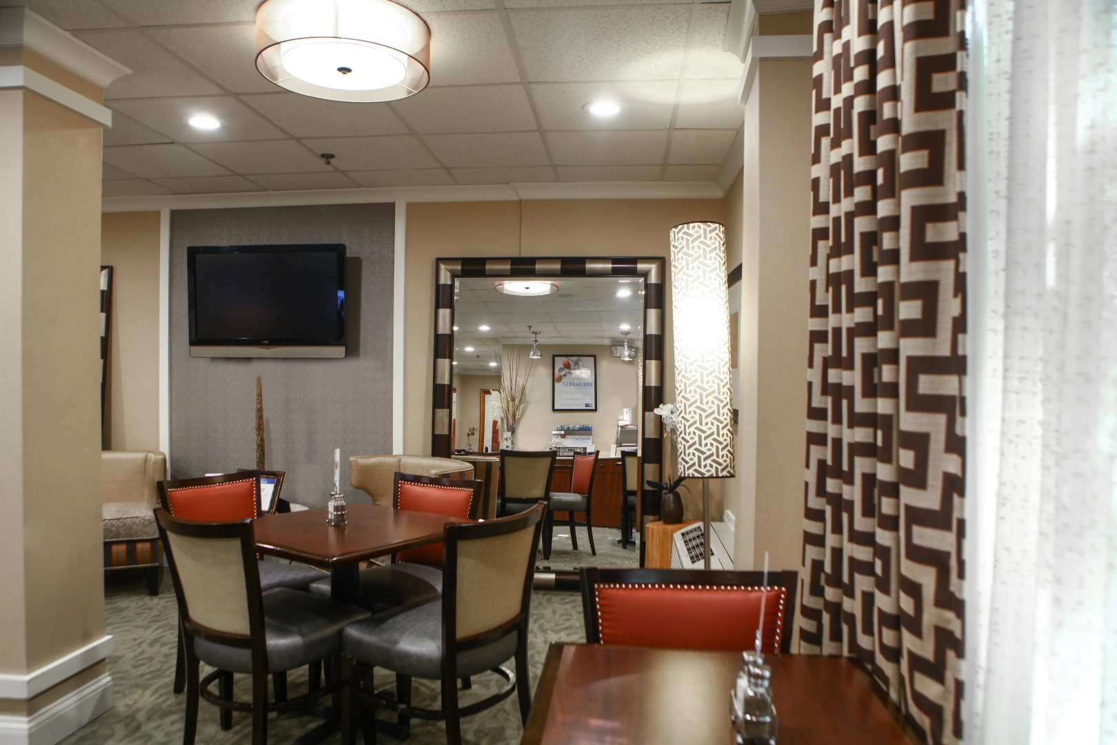 Holiday Inn Express & Suites Atlanta - Emory University Area