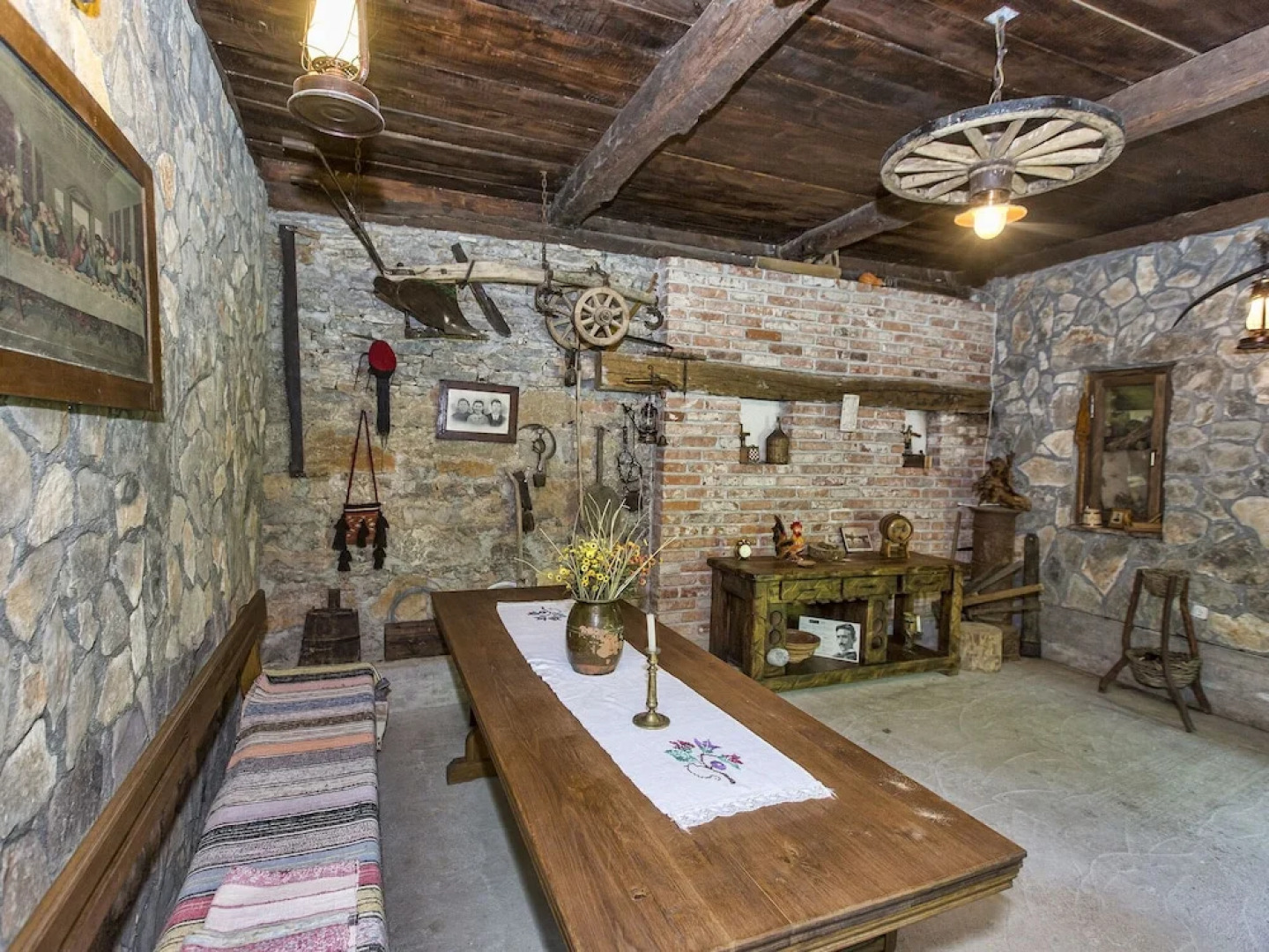 Rural House With Splendid Mountains View, 2 Terraces, Nice Veranda Lovely Garden